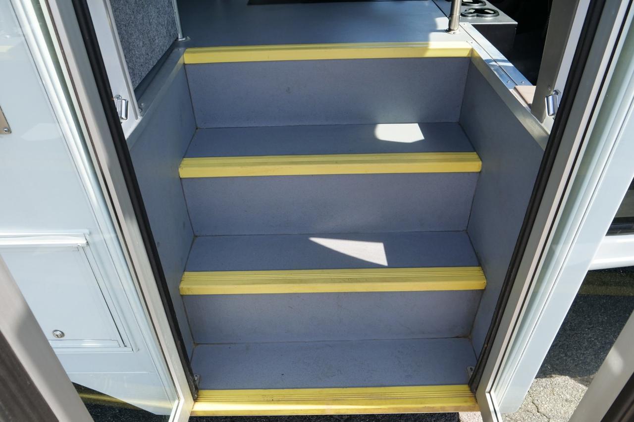 2017 Ford Super Duty F-550 DRW XL / Glaval Entourage Bus / Wheelchair Lift! Lincolnton NC