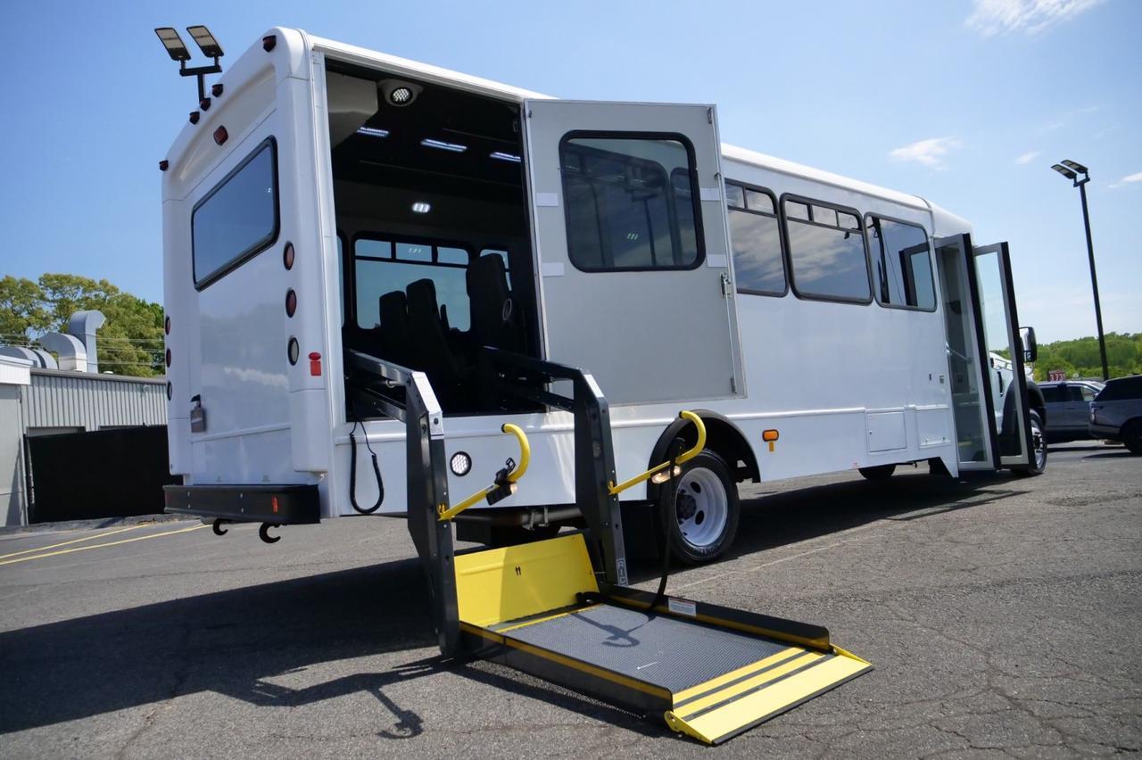 2017 Ford Super Duty F-550 DRW XL / Glaval Entourage Bus / Wheelchair Lift! Lincolnton NC