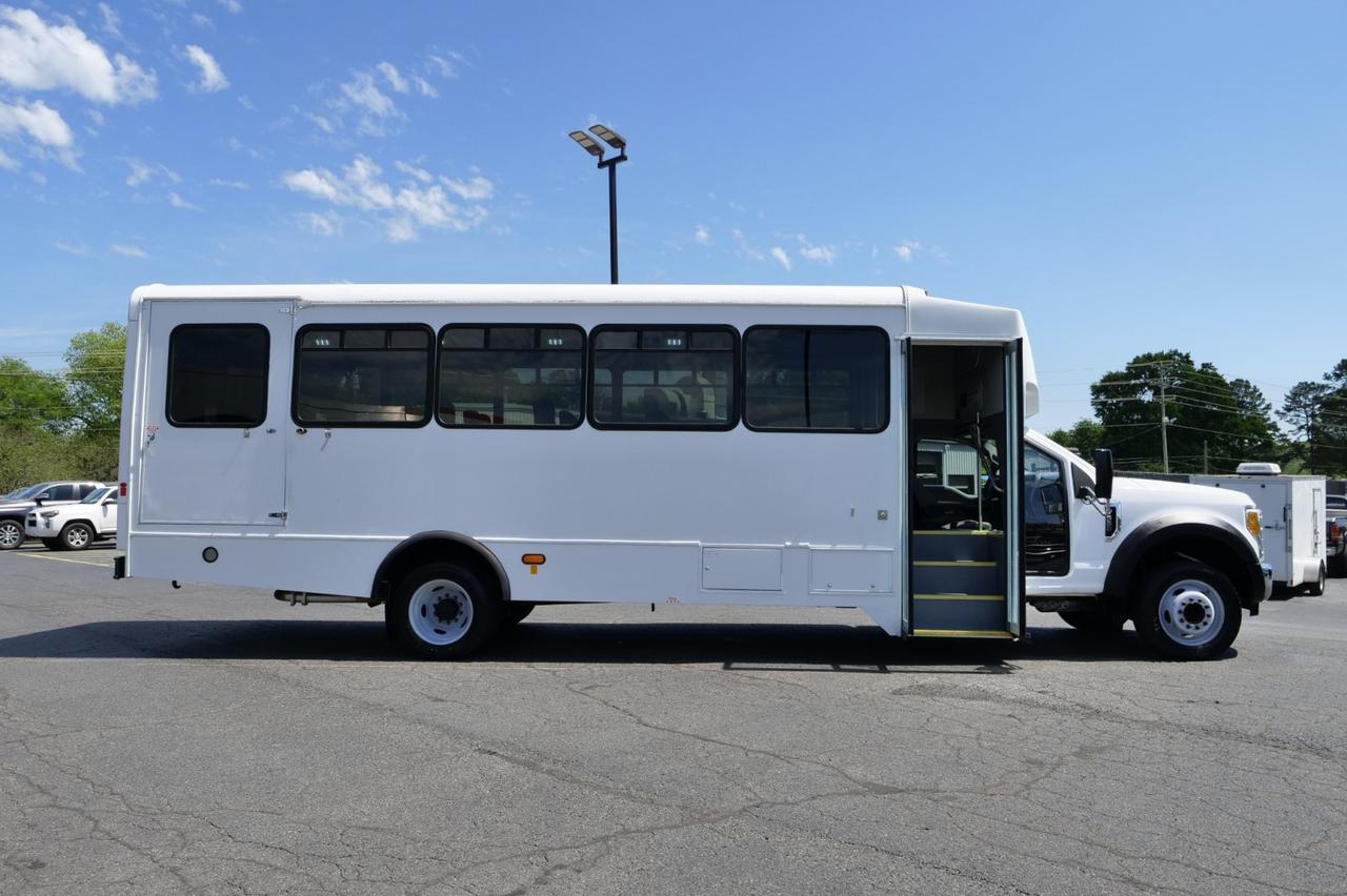 2017 Ford Super Duty F-550 DRW XL / Glaval Entourage Bus / Wheelchair Lift! Lincolnton NC