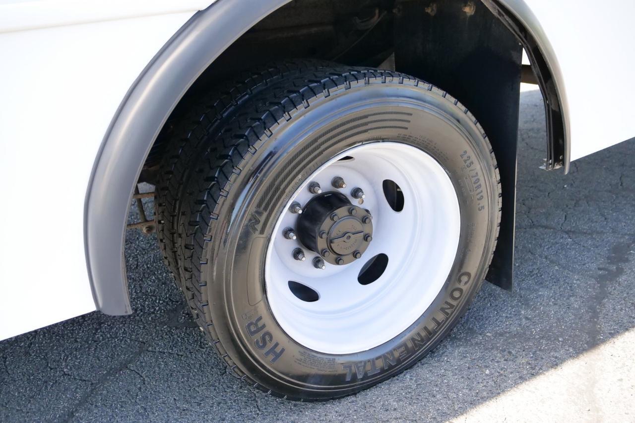 2017 Ford Super Duty F-550 DRW XL / Glaval Entourage Bus / Wheelchair Lift! Lincolnton NC