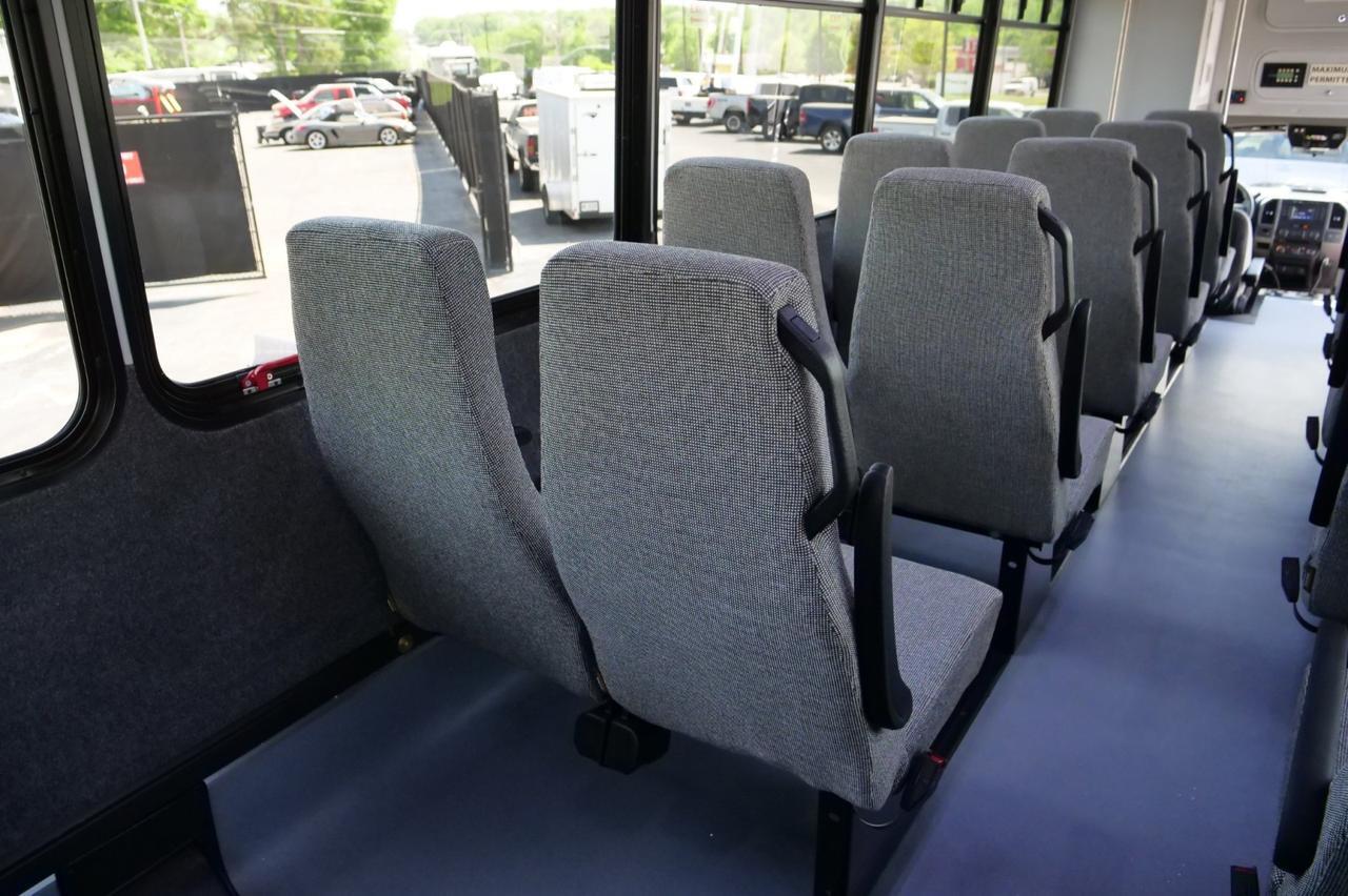 2017 Ford Super Duty F-550 DRW XL / Glaval Entourage Bus / Wheelchair Lift! Lincolnton NC