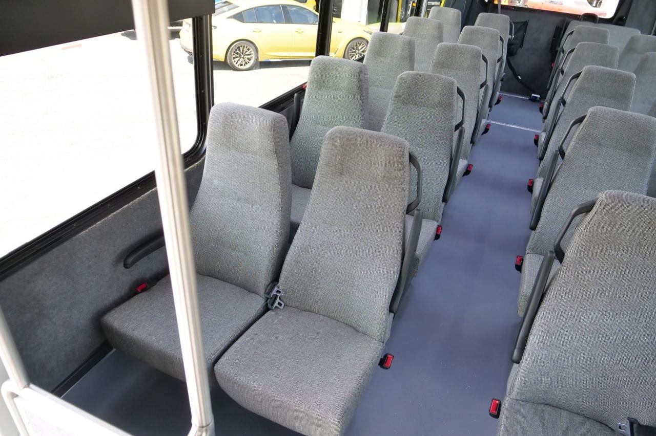 2017 Ford Super Duty F-550 DRW XL / Glaval Entourage Bus / Wheelchair Lift! Lincolnton NC