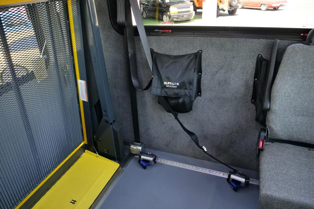 2017 Ford Super Duty F-550 DRW XL / Glaval Entourage Bus / Wheelchair Lift! Lincolnton NC