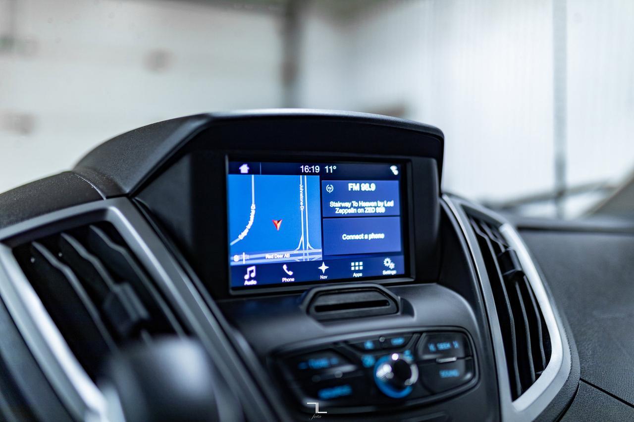 2017 Ford T-350 XLT 12 Passenger Van Nav BCam Red Deer AB