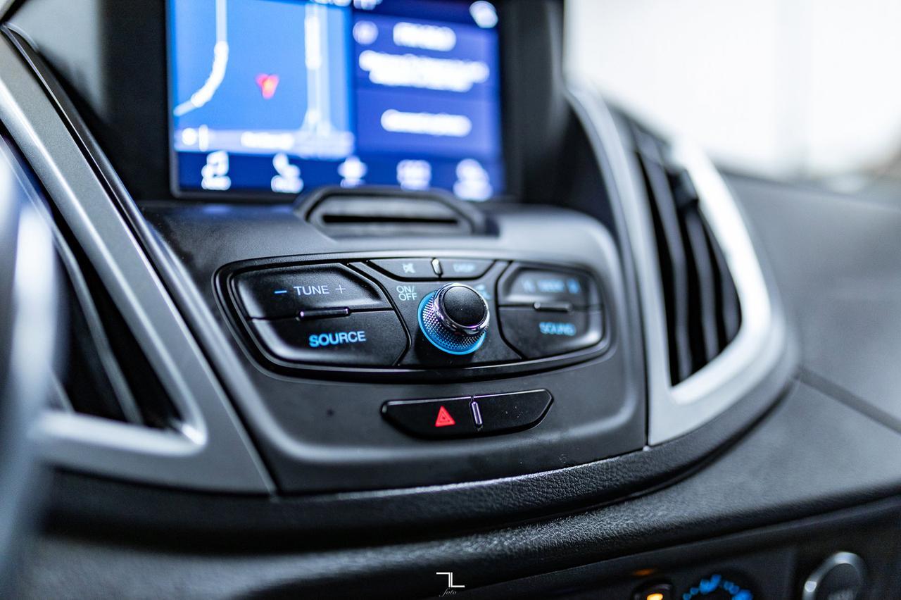 2017 Ford T-350 XLT 12 Passenger Van Nav BCam Red Deer AB