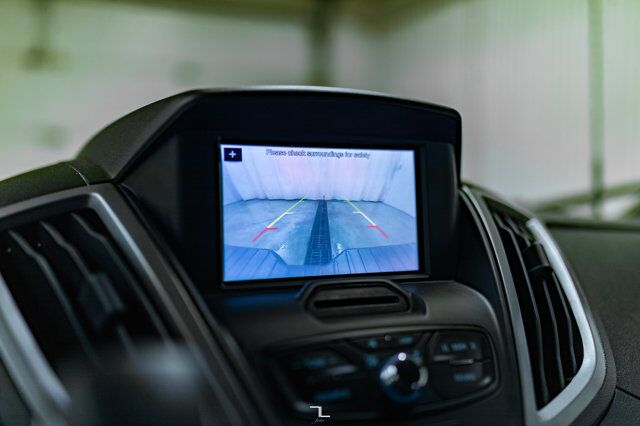 2017 Ford T-350 XLT 12 Passenger Van Nav BCam Red Deer AB