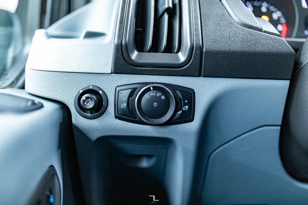 2017 Ford T-350 XLT 12 Passenger Van Nav BCam Red Deer AB