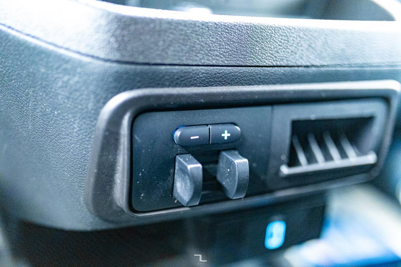 2017 Ford T-350 XLT 12 Passenger Van Nav BCam Red Deer AB