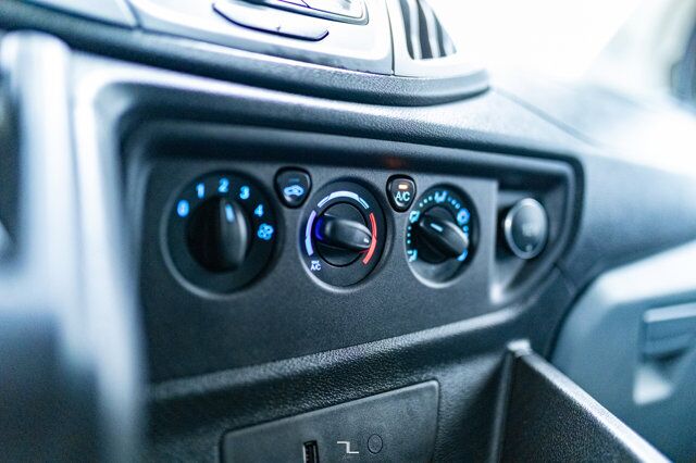 2017 Ford T-350 XLT 12 Passenger Van Nav BCam Red Deer AB