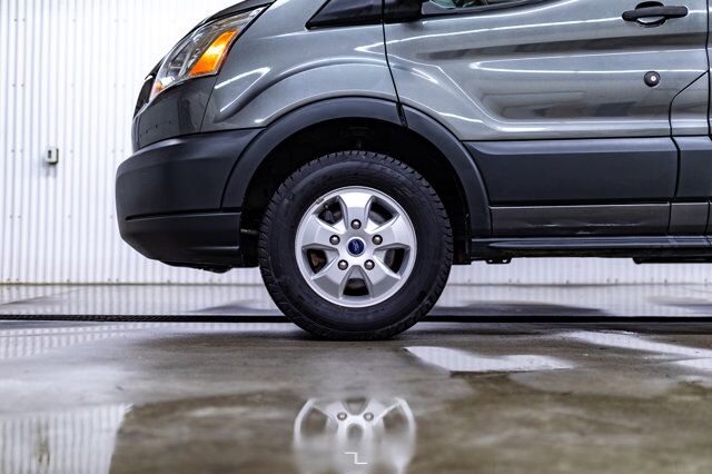 2017 Ford T-350 XLT 12 Passenger Van Nav BCam Red Deer AB