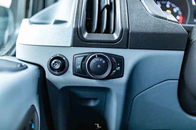 2017 Ford T-350 XLT 12 Passenger Van Nav BCam Red Deer AB