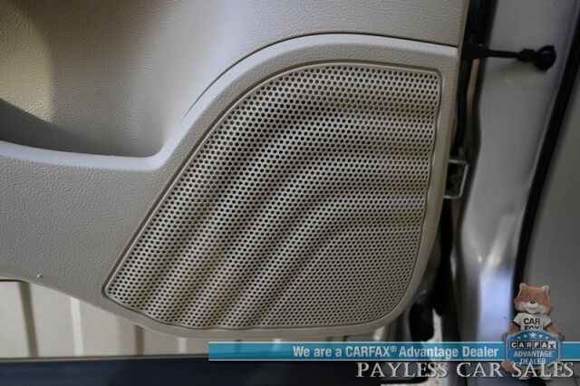 2017 Ford Taurus Limited / Auto Start / Power Heated & Cooled Leather Seats / Heated Steering Wheel / Sony Speakers / NAV / Apple CarPlay & Android Auto / Back Up Camera / Cruise Control / New Tires Anchorage AK