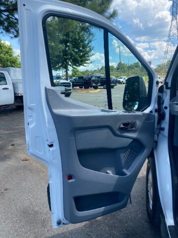 2017 Ford Transit-250 w/RH Sliding Door Low Roof 129.9 WB Kannapolis NC