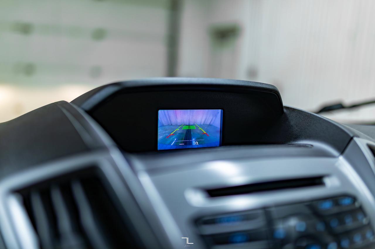 2017 Ford Transit T-150 XLT Med Roof 10 Passenger BCam Red Deer AB