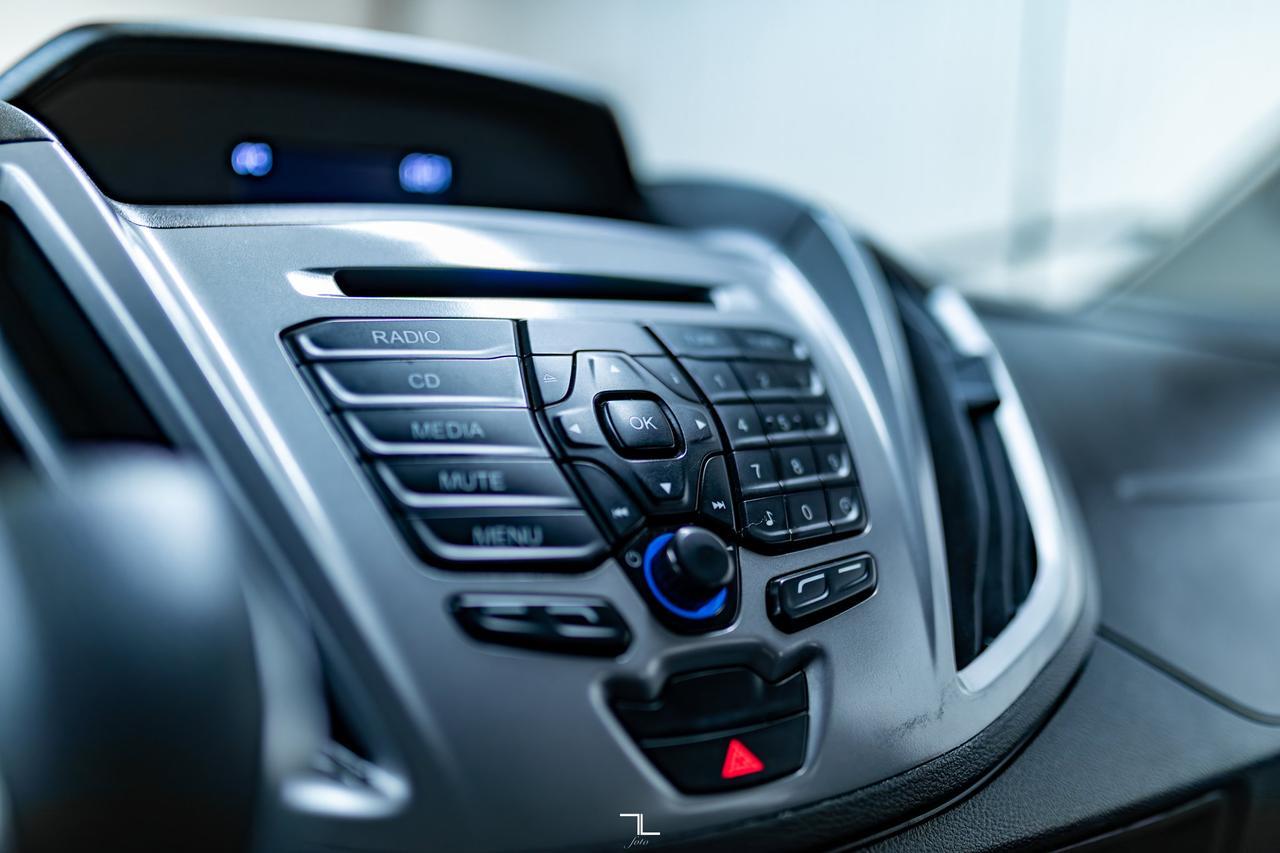 2017 Ford Transit T-150 XLT Med Roof 10 Passenger BCam Red Deer AB