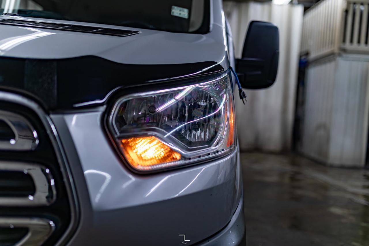 2017 Ford Transit T-150 XLT Med Roof 10 Passenger BCam Red Deer AB