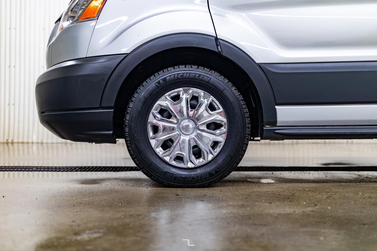 2017 Ford Transit T-150 XLT Med Roof 10 Passenger BCam Red Deer AB