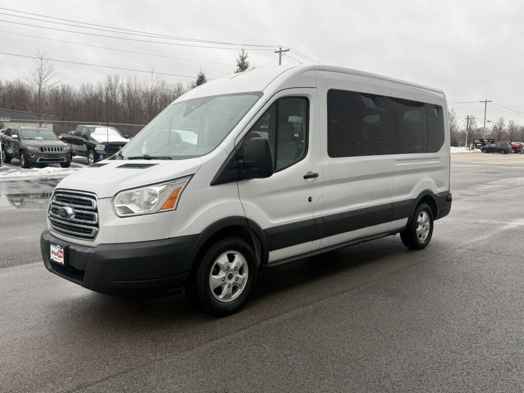 2017 Ford Transit Wagon 350 XLT Med. Roof 12 Passenger