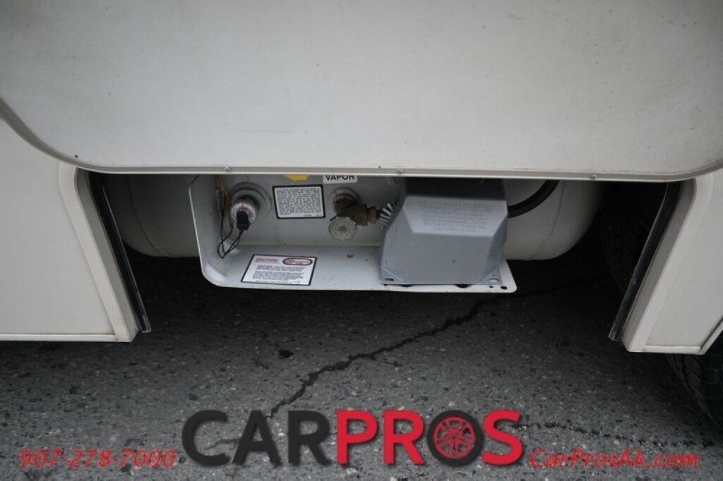 2017 Forest River Leprechaun M-230CB - 6.8L V10 Triton - 4.0 kW Onan Generator - 3 Burner Stove - Microwave - Refrigerator - Sleeps 7 - Power Awning - Bathroom w/ Shower - Queen Bed - Tow Package Anchorage AK