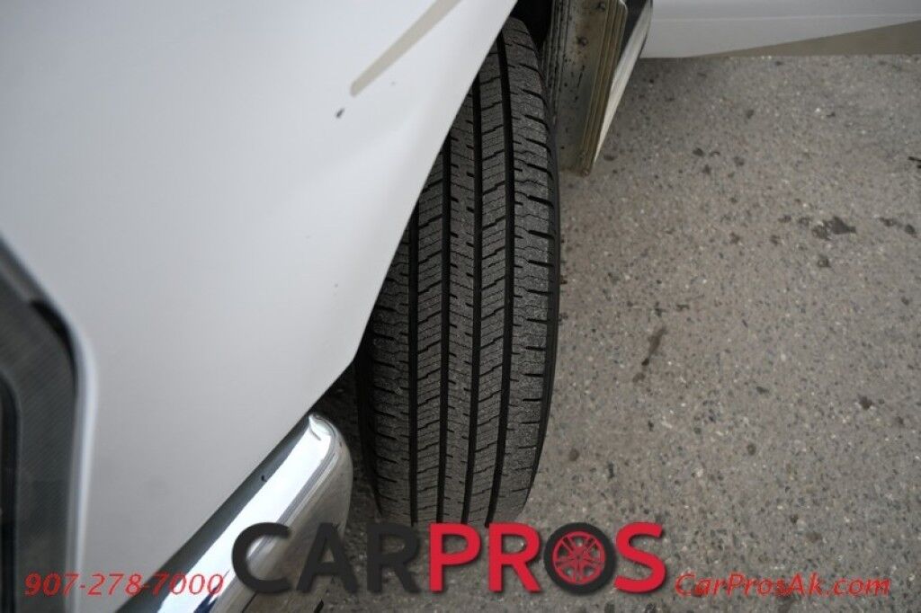 2017 Forest River Leprechaun M-230CB - 6.8L V10 Triton - 4.0 kW Onan Generator - 3 Burner Stove - Microwave - Refrigerator - Sleeps 7 - Power Awning - Bathroom w/ Shower - Queen Bed - Tow Package Anchorage AK