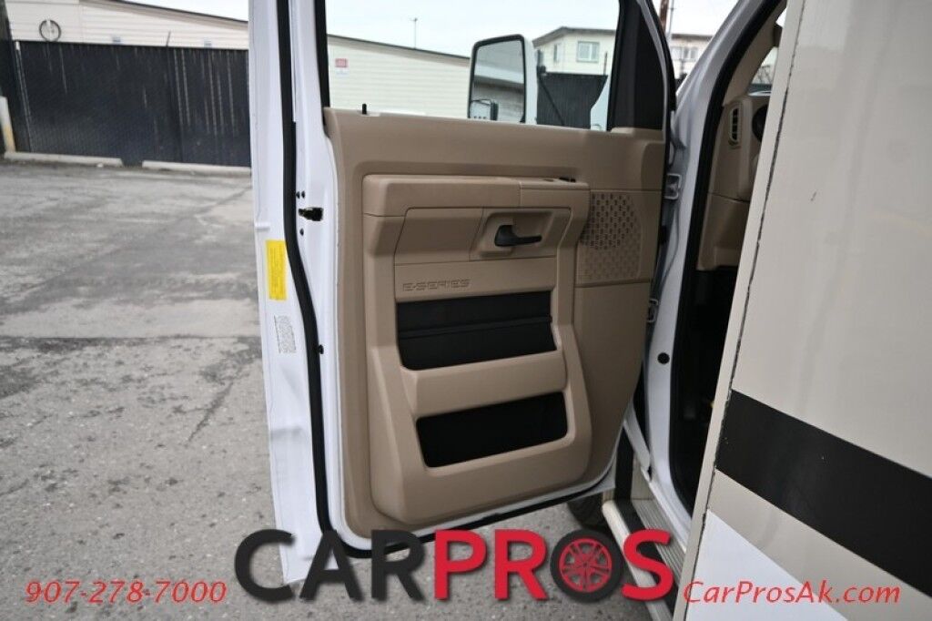 2017 Forest River Leprechaun M-230CB - 6.8L V10 Triton - 4.0 kW Onan Generator - 3 Burner Stove - Microwave - Refrigerator - Sleeps 7 - Power Awning - Bathroom w/ Shower - Queen Bed - Tow Package Anchorage AK