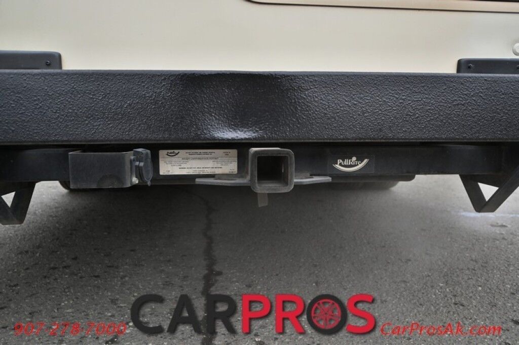 2017 Forest River Leprechaun M-230CB - 6.8L V10 Triton - 4.0 kW Onan Generator - 3 Burner Stove - Microwave - Refrigerator - Sleeps 7 - Power Awning - Bathroom w/ Shower - Queen Bed - Tow Package Anchorage AK