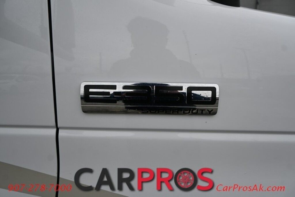 2017 Forest River Leprechaun M-230CB - 6.8L V10 Triton - 4.0 kW Onan Generator - 3 Burner Stove - Microwave - Refrigerator - Sleeps 7 - Power Awning - Bathroom w/ Shower - Queen Bed - Tow Package Anchorage AK