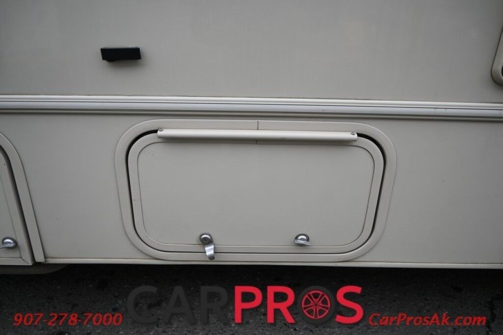 2017 Forest River Leprechaun M-230CB - 6.8L V10 Triton - 4.0 kW Onan Generator - 3 Burner Stove - Microwave - Refrigerator - Sleeps 7 - Power Awning - Bathroom w/ Shower - Queen Bed - Tow Package Anchorage AK