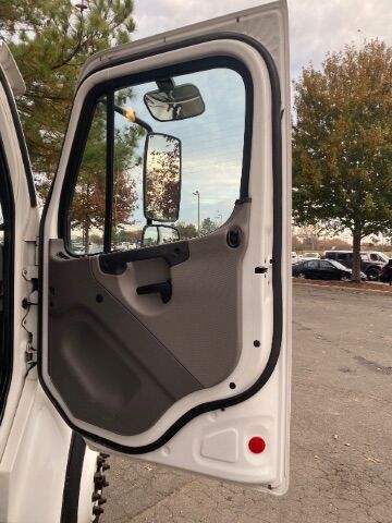 2017 Freightliner M2 106 724 Charlotte NC