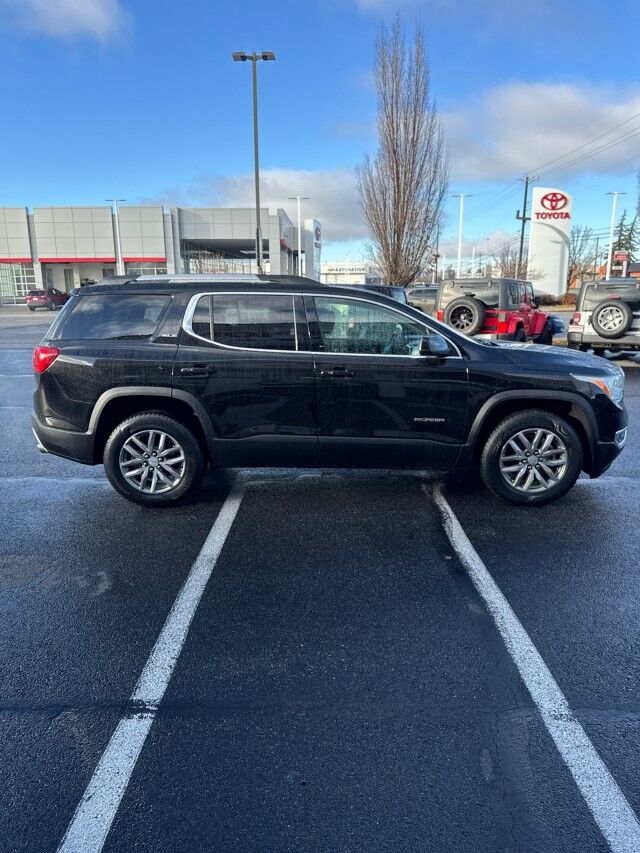 2017 Gmc Acadia SLE photo 4