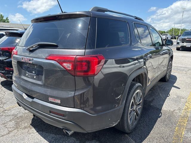 2017 GMC Acadia SLT