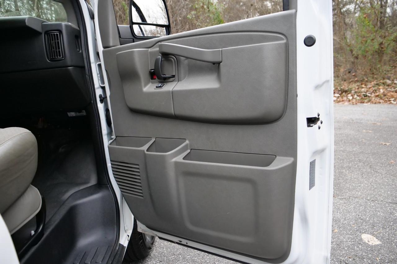 2017 GMC Savana 2500 Cargo Van / Convenience Package / Cruise Control! Lincolnton NC