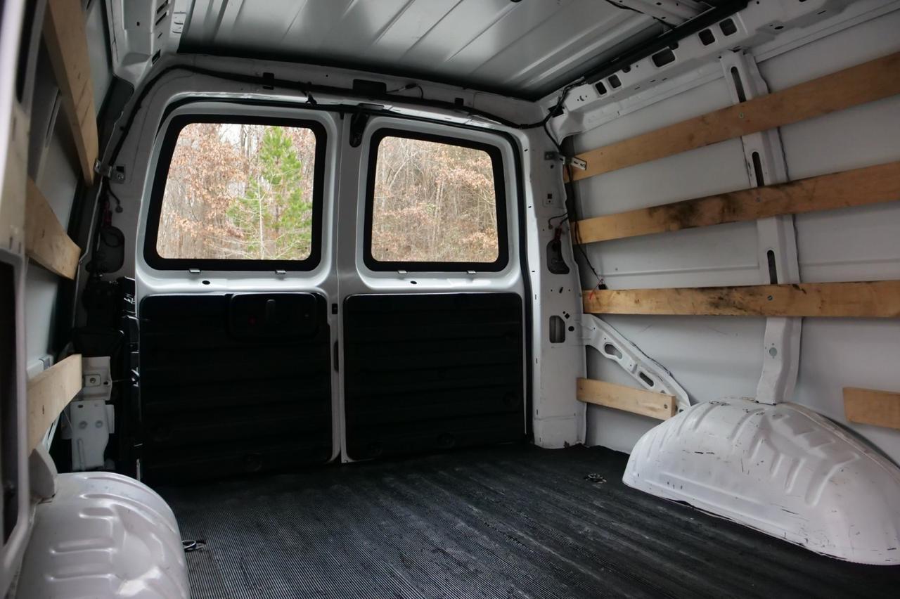 2017 GMC Savana 2500 Cargo Van / Convenience Package / Cruise Control! Lincolnton NC