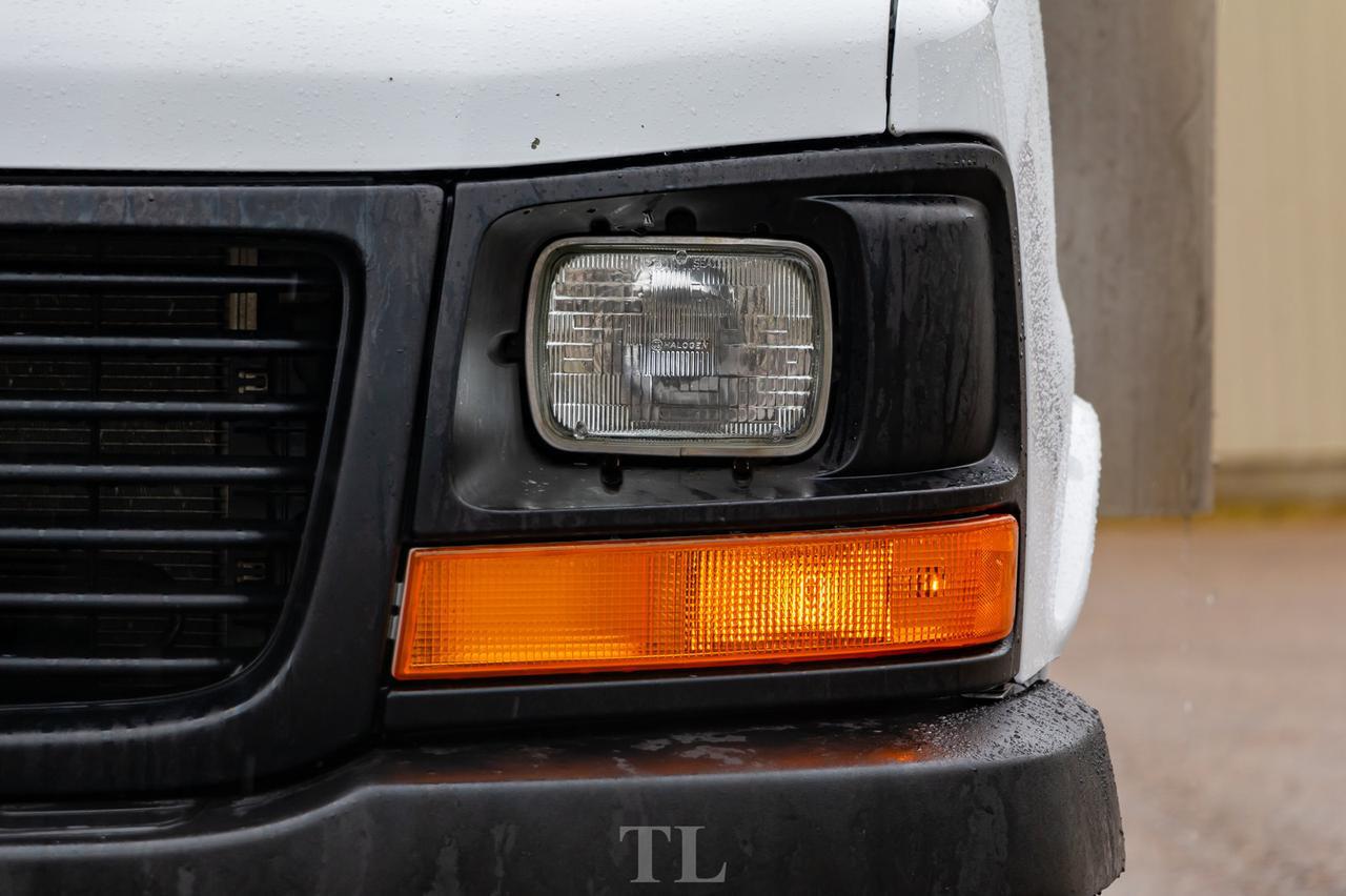 2017 GMC Savana 3500 Cutaway Cube Van Red Deer AB