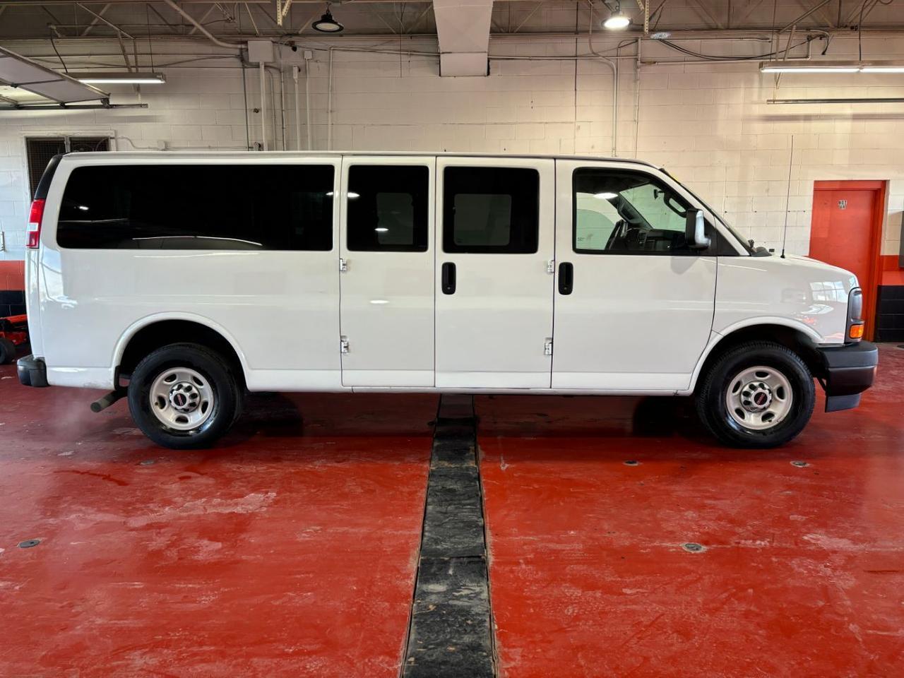 2017 GMC Savana 3500 LS