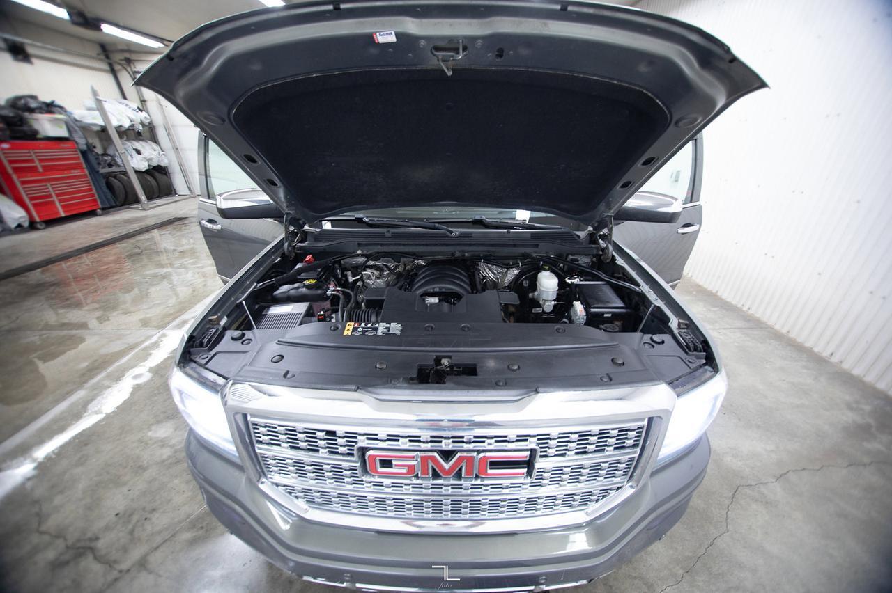 2017 GMC Sierra 1500 4x4 Crew Cab Denali Leather Roof Nav BCam Red Deer AB