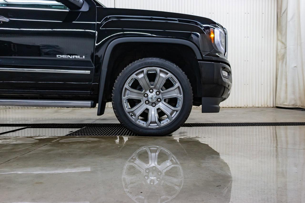 2017 GMC Sierra 1500 4x4 Crew Cab Denali Leather Roof Nav Red Deer AB