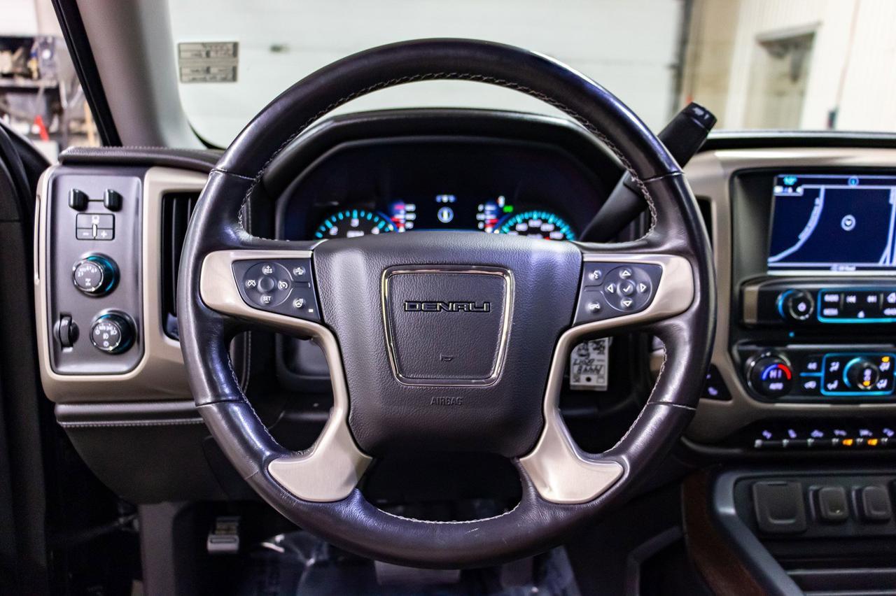 2017 GMC Sierra 1500 4x4 Crew Cab Denali Leather Roof Nav Red Deer AB