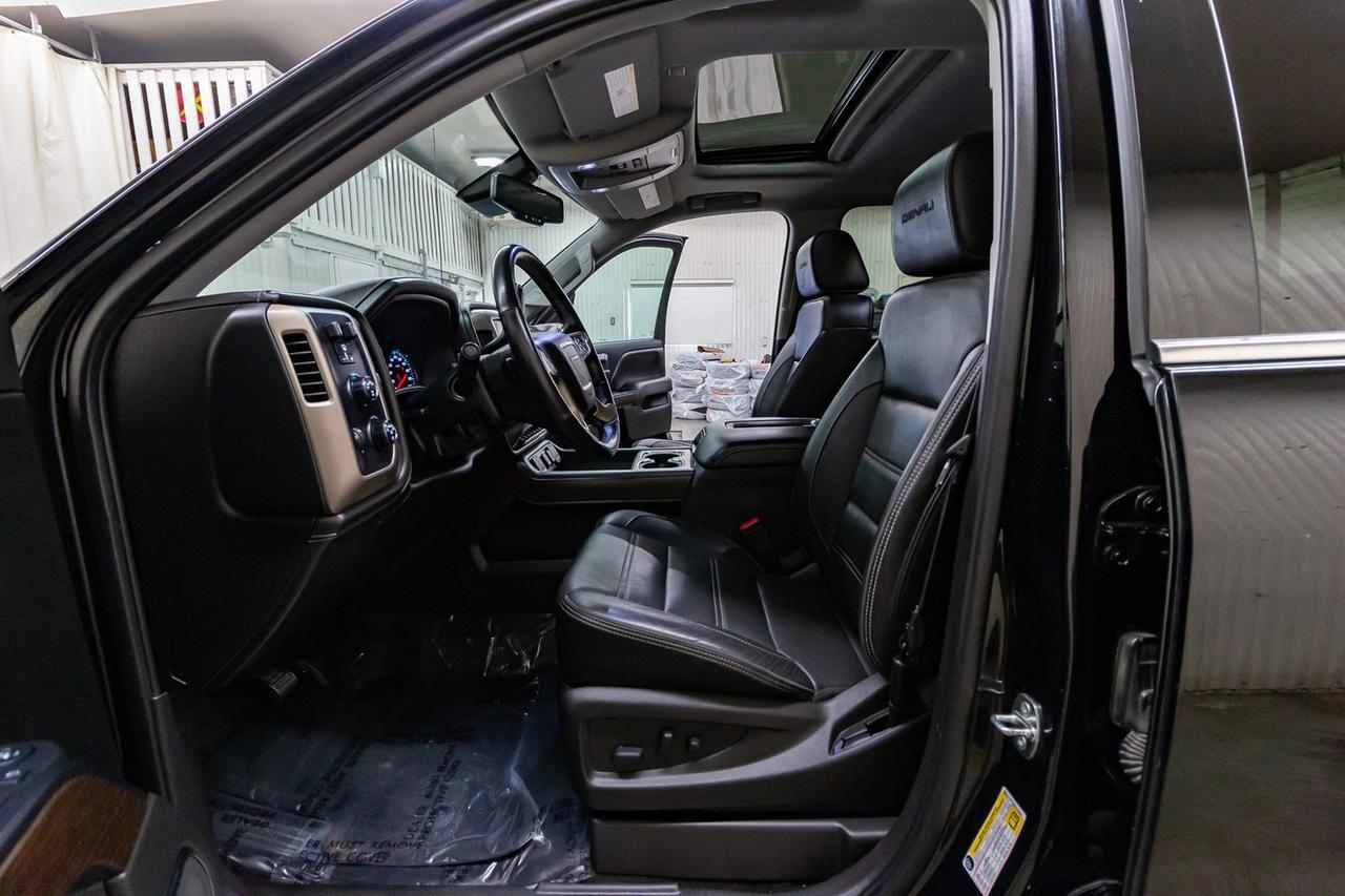 2017 GMC Sierra 1500 4x4 Crew Cab Denali Leather Roof Nav Red Deer AB