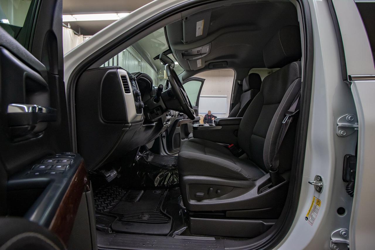 2017 GMC Sierra 1500 4x4 Crew Cab SLE BCam Bluetooth Red Deer AB