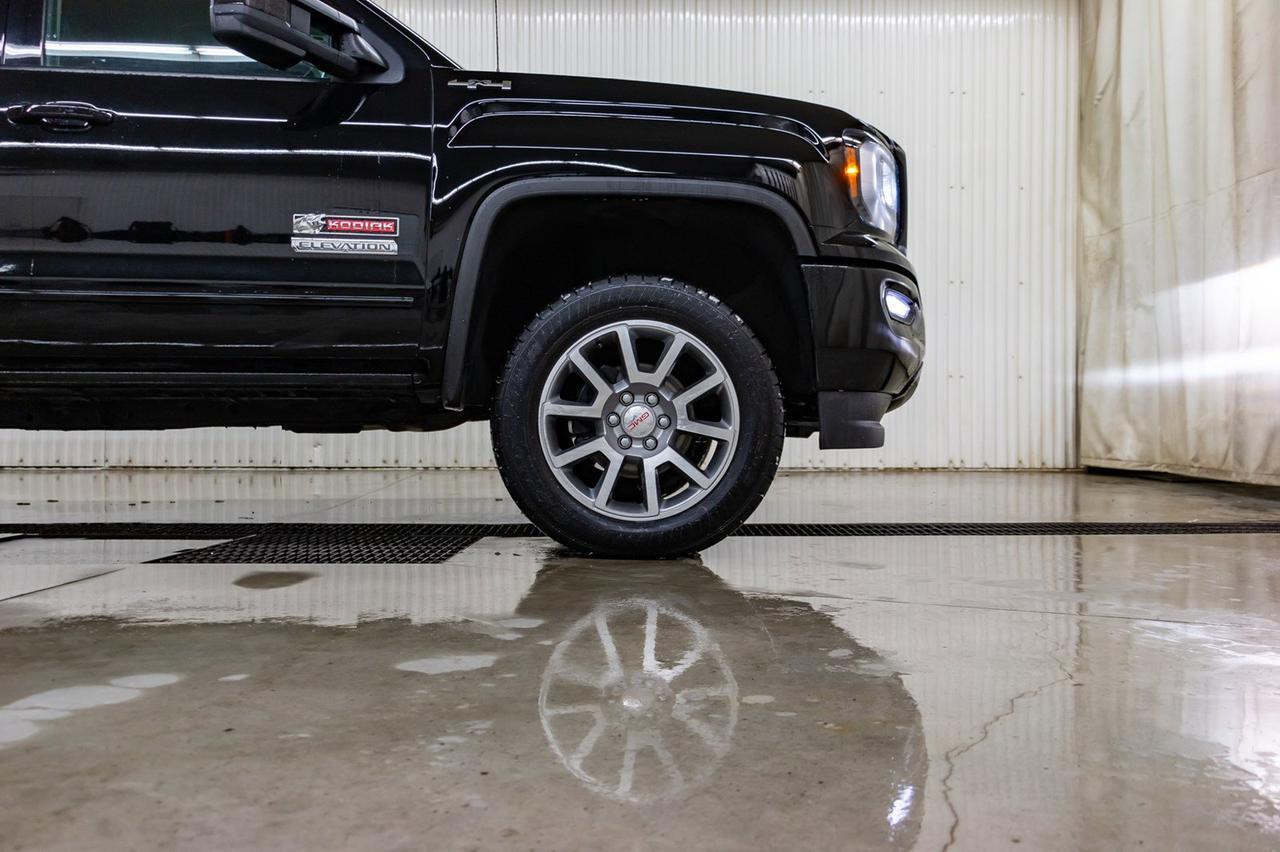 2017 GMC Sierra 1500 4x4 Crew Cab SLE Elevation Kodiak Red Deer AB