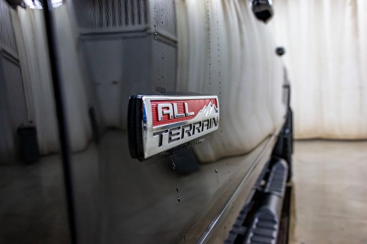 2017 GMC Sierra 1500 4x4 Crew Cab SLT All Terrain Leather Roof Nav Red Deer AB