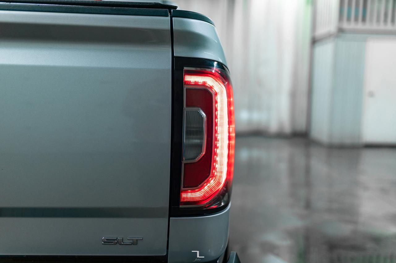 2017 GMC Sierra 1500 4x4 Crew Cab SLT Leather Nav BCam Red Deer AB