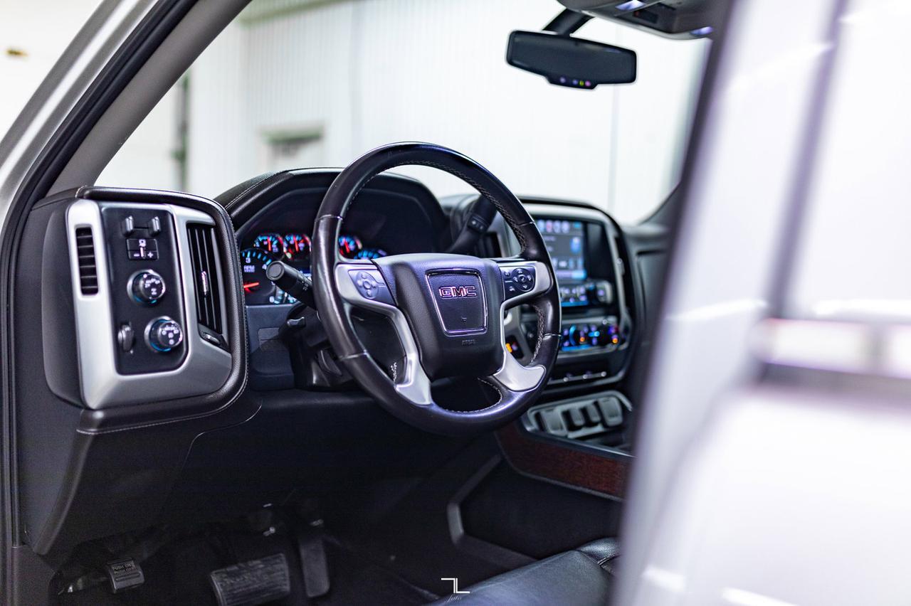 2017 GMC Sierra 1500 4x4 Crew Cab SLT Leather Nav BCam Red Deer AB