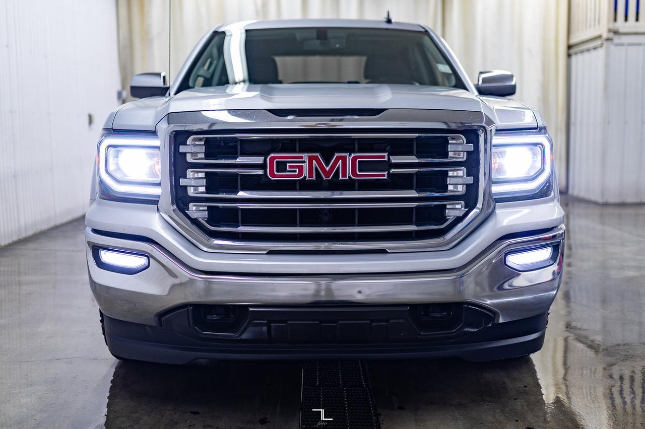 2017 GMC Sierra 1500 4x4 Crew Cab SLT Leather Nav BCam Red Deer AB