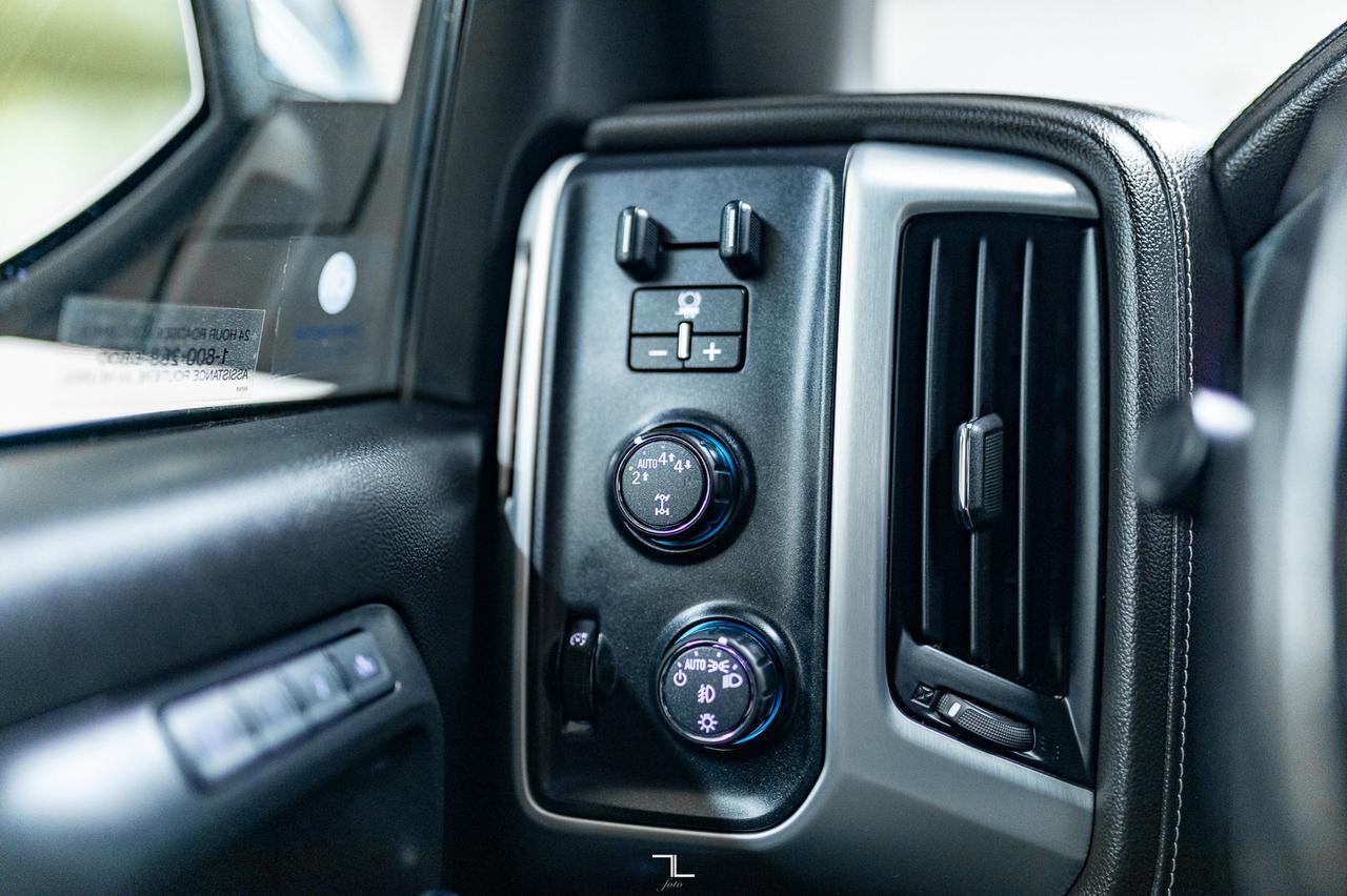 2017 GMC Sierra 1500 4x4 Crew Cab SLT Leather Nav BCam Red Deer AB