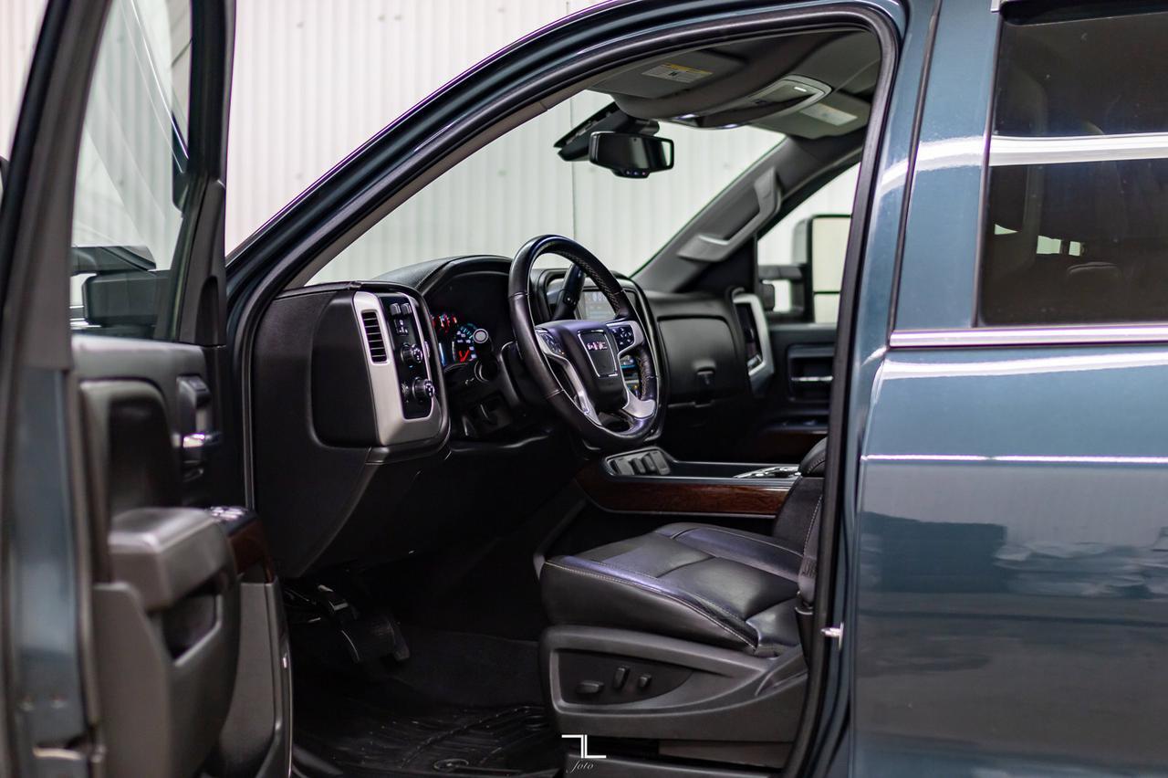 2017 GMC Sierra 1500 4x4 Crew Cab SLT Leather Nav BCam Red Deer AB