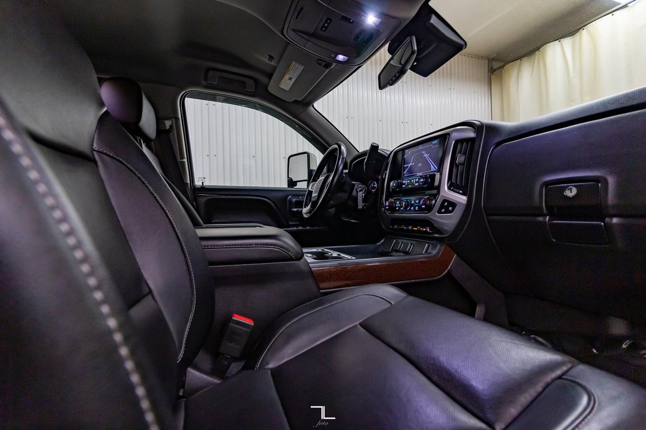 2017 GMC Sierra 1500 4x4 Crew Cab SLT Leather Nav BCam Red Deer AB