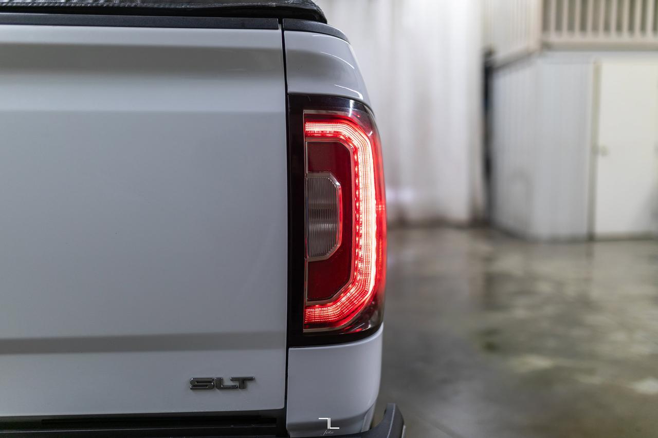 2017 GMC Sierra 1500 4x4 Crew Cab SLT Z71 Leather Roof Nav Red Deer AB