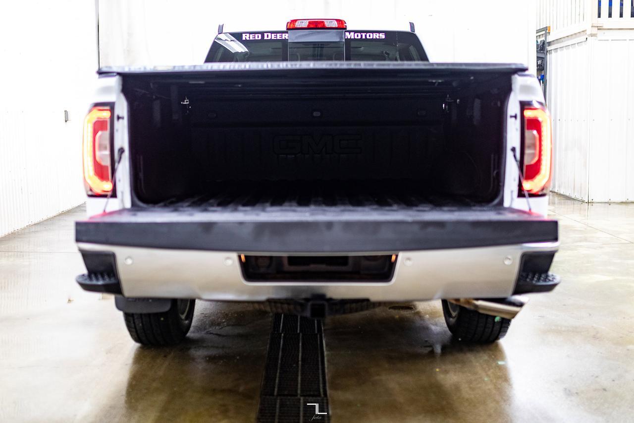 2017 GMC Sierra 1500 4x4 Crew Cab SLT Z71 Leather Roof Nav Red Deer AB